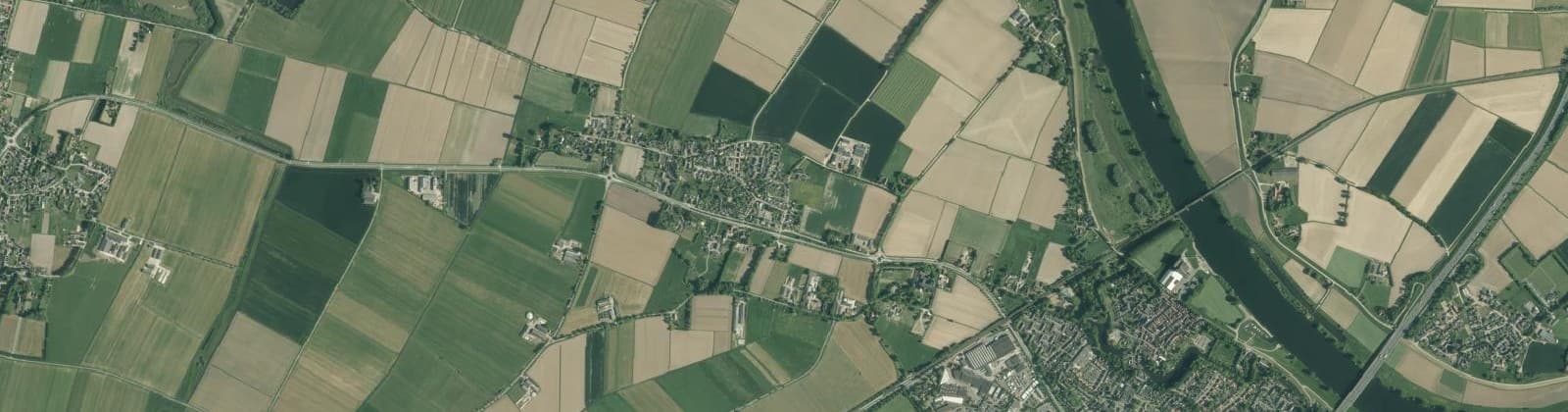 Luchtfoto van Deursen en Dennenburg