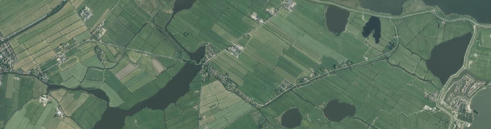 Luchtfoto van Zuiderwoude
