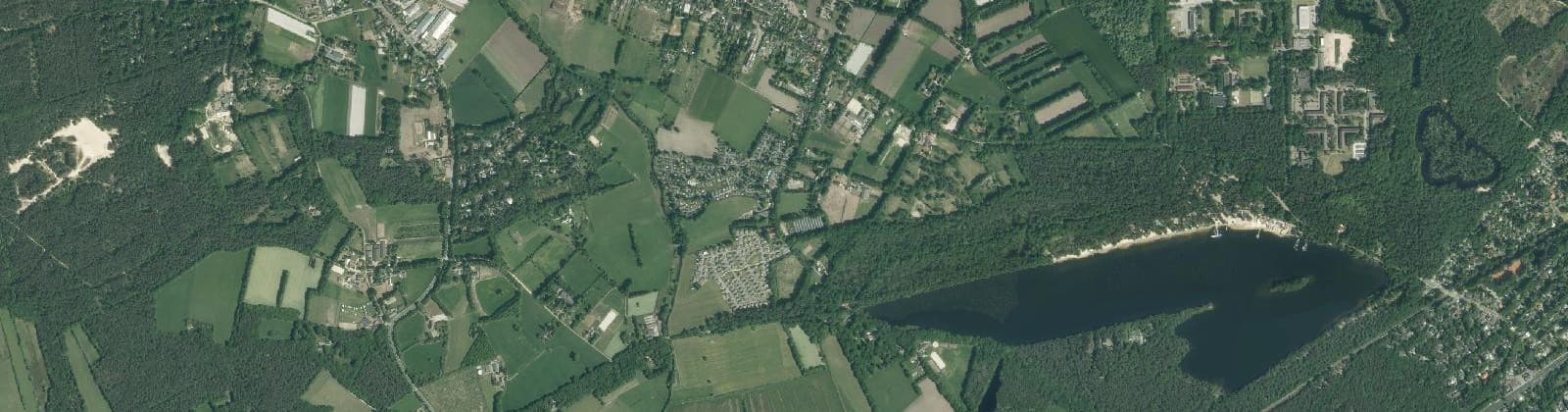 Luchtfoto van Verspreide huizen Cromvoirt