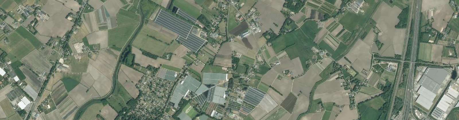 Luchtfoto van Verspreide huizen in het Oosten