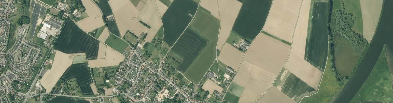 Luchtfoto van Verspreide huizen Buggenum