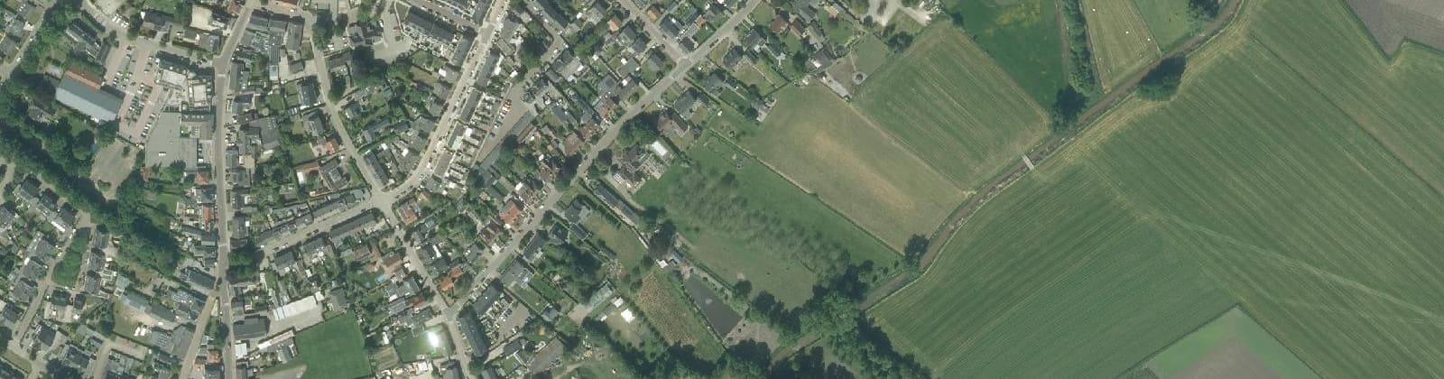 Luchtfoto van Broekerstraat