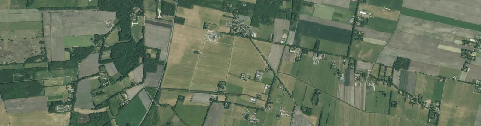 Luchtfoto van Verspreide huizen Linde