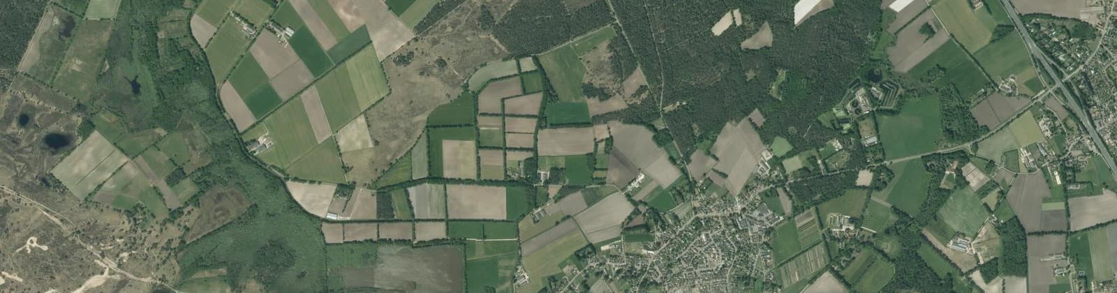 Luchtfoto van Verspreide huizen Soerendonk