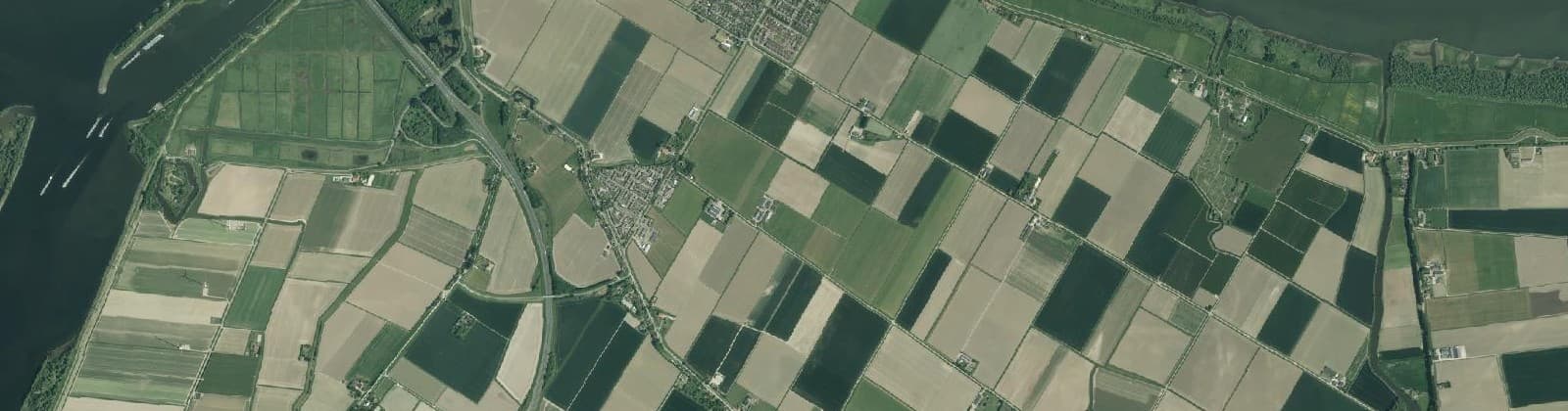 Luchtfoto van Verspreide huizen Willemstad