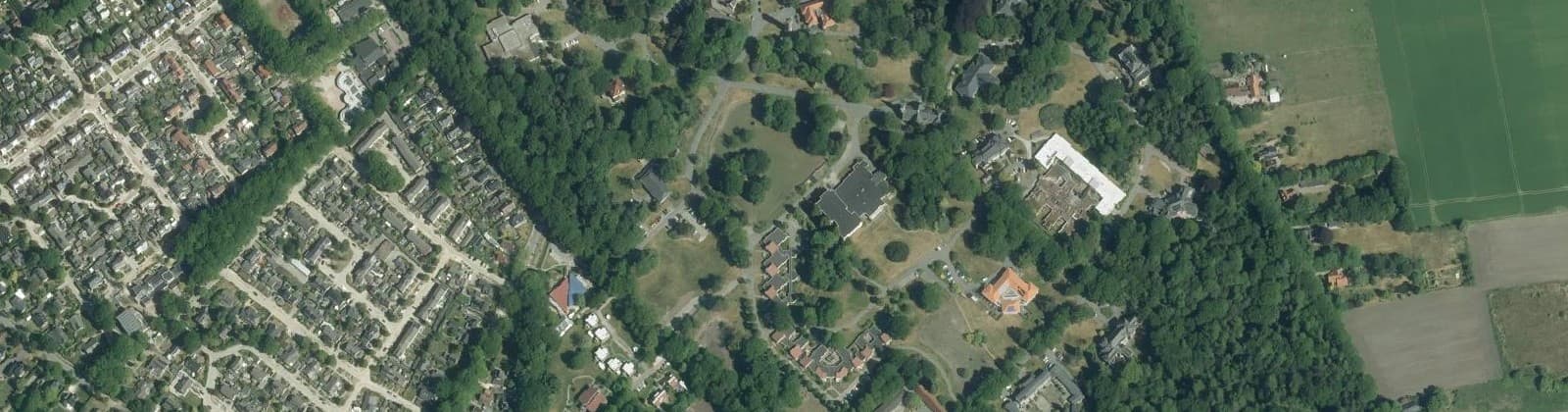 Luchtfoto van Verspreide huizen Westlaren