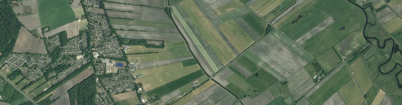 Luchtfoto van Verspreide huizen Schuilingsoord