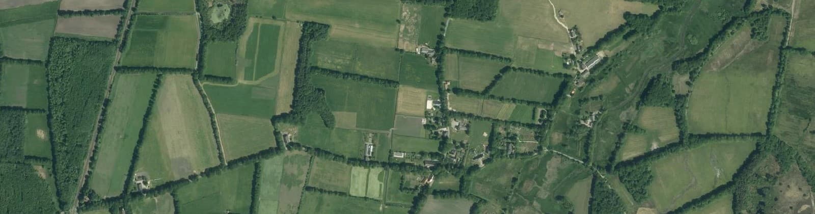Luchtfoto van Verspreide huizen Oudemolen
