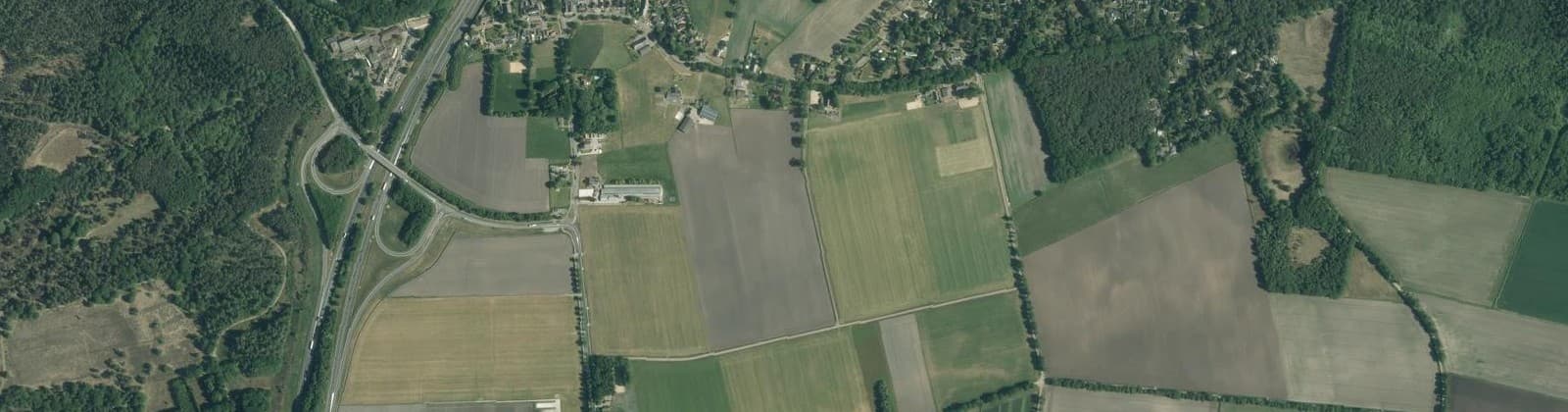 Luchtfoto van Verspreide huizen Spier
