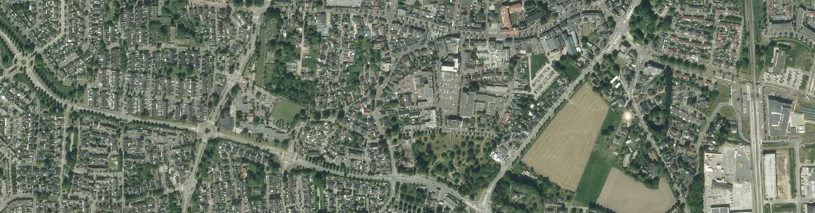 Luchtfoto van Elst centrum Zuidzijde