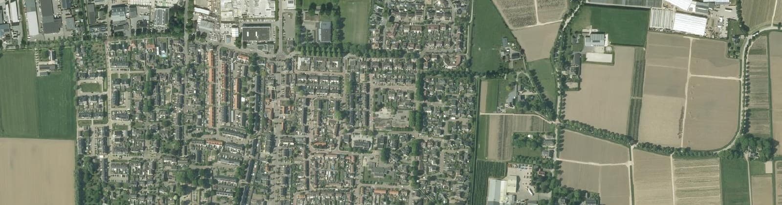 Luchtfoto van Kom Dodewaard met Hien