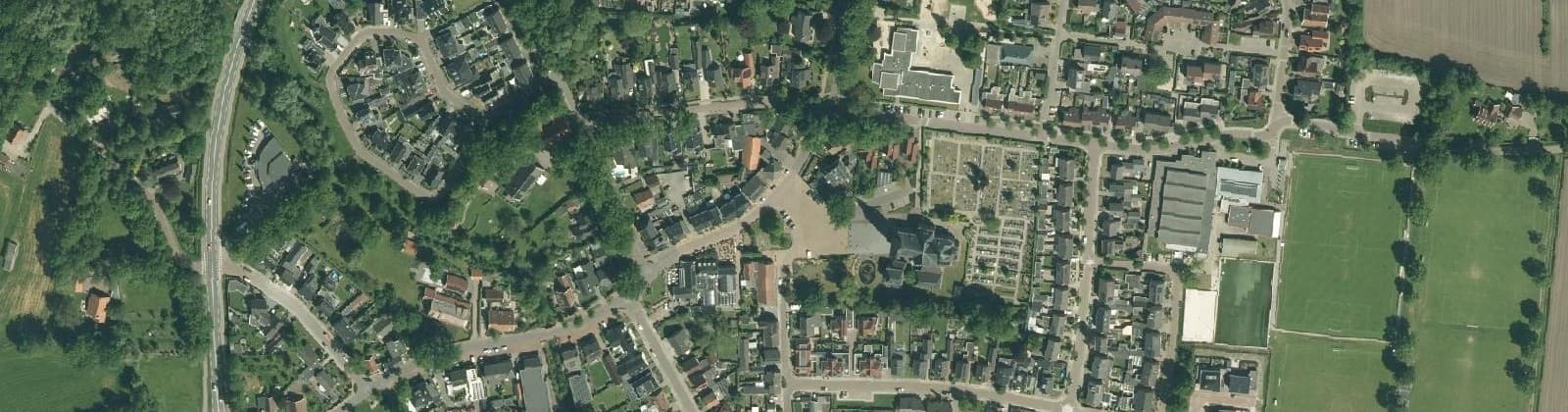 Luchtfoto van Deurningen kern