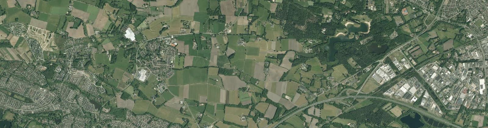 Luchtfoto van Verspreide huizen Deurningen