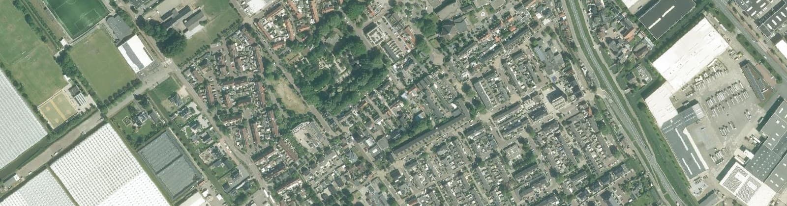 Luchtfoto van Woonkern maasdijk