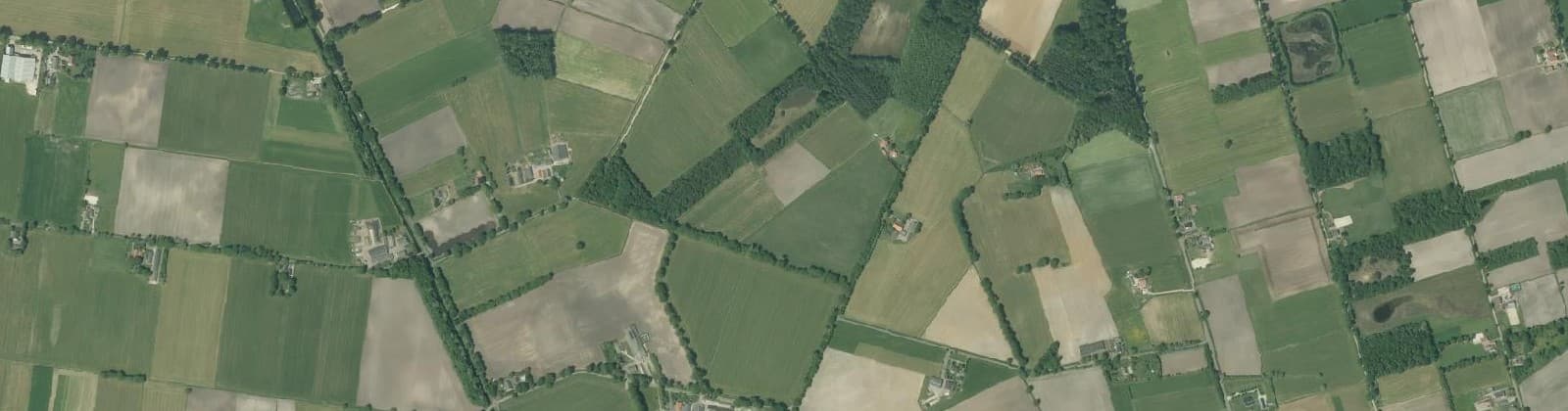 Luchtfoto van Verspreide huizen Heurne