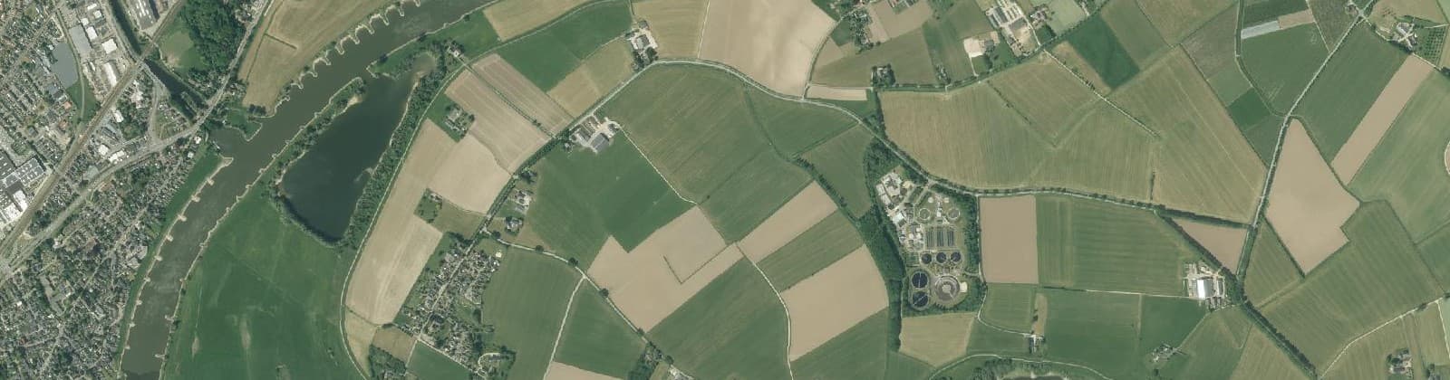 Luchtfoto van Verspreide huizen Olburgen en Rha