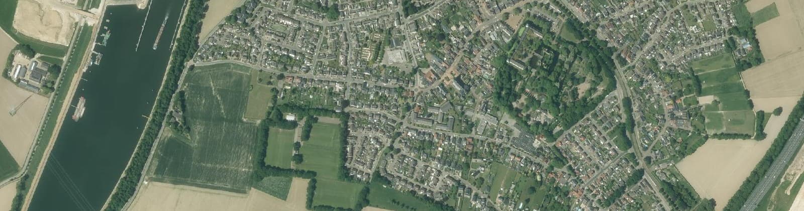 Luchtfoto van Born