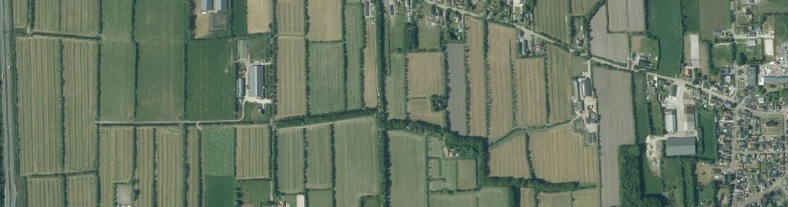 Luchtfoto van Verspreide huizen Wâlterswâld