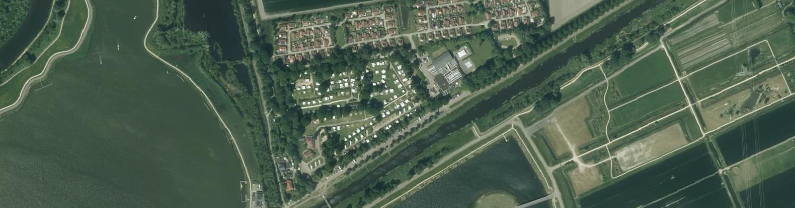 Luchtfoto van Recreatiepark De Korenmolen