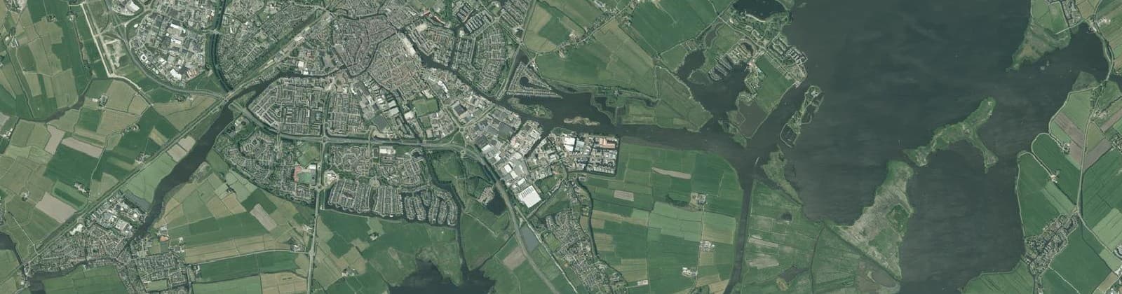 Luchtfoto van Sperkhem en industrieterrein Houkesloot