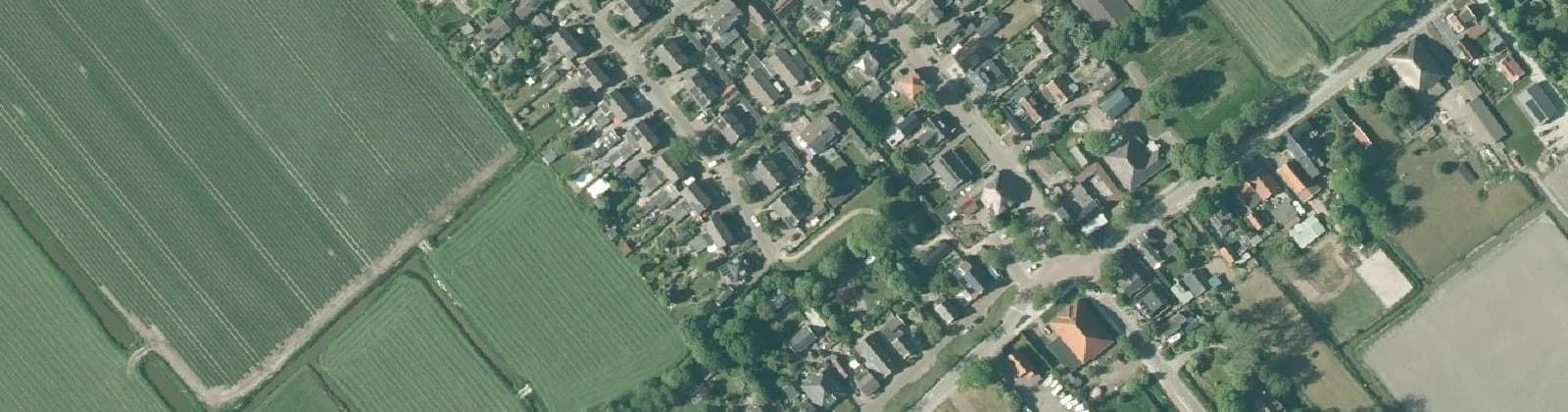 Luchtfoto van Lutjewinkel (woonkern)