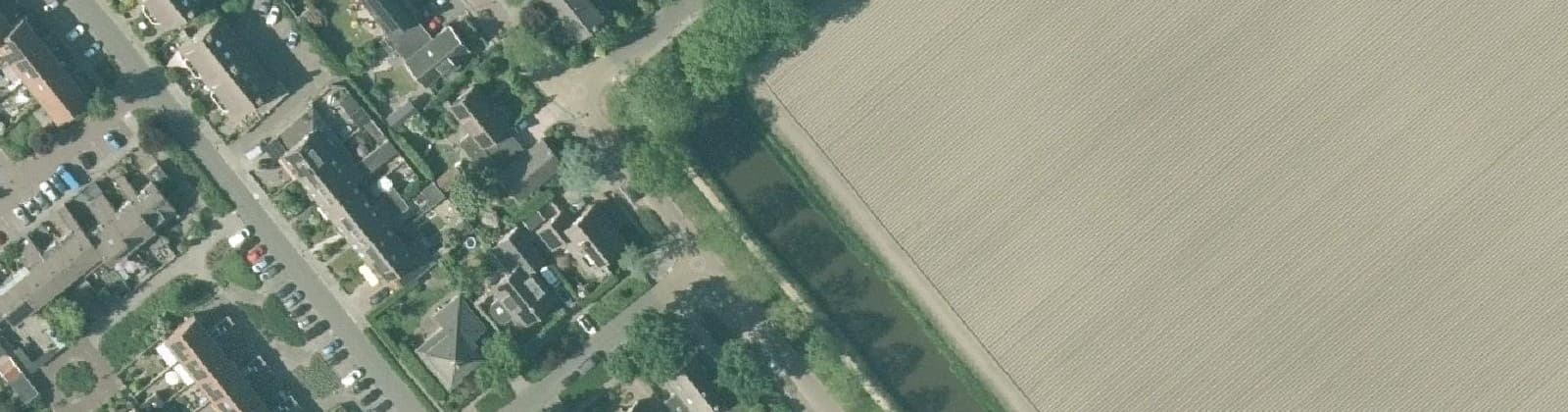 Luchtfoto van Winkel ten zuidoosten van de Dorpsstraat