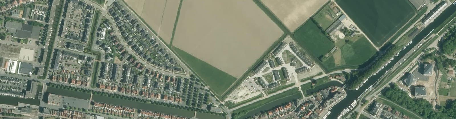 Luchtfoto van Middelharnis westplaat