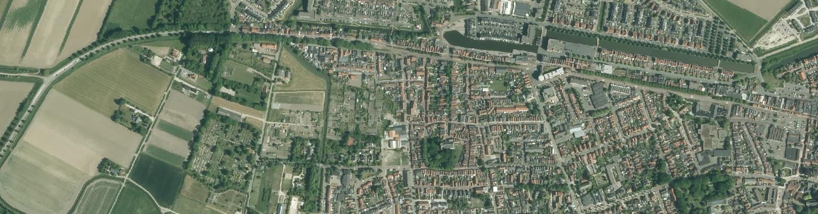 Luchtfoto van Sommelsdijk centrum