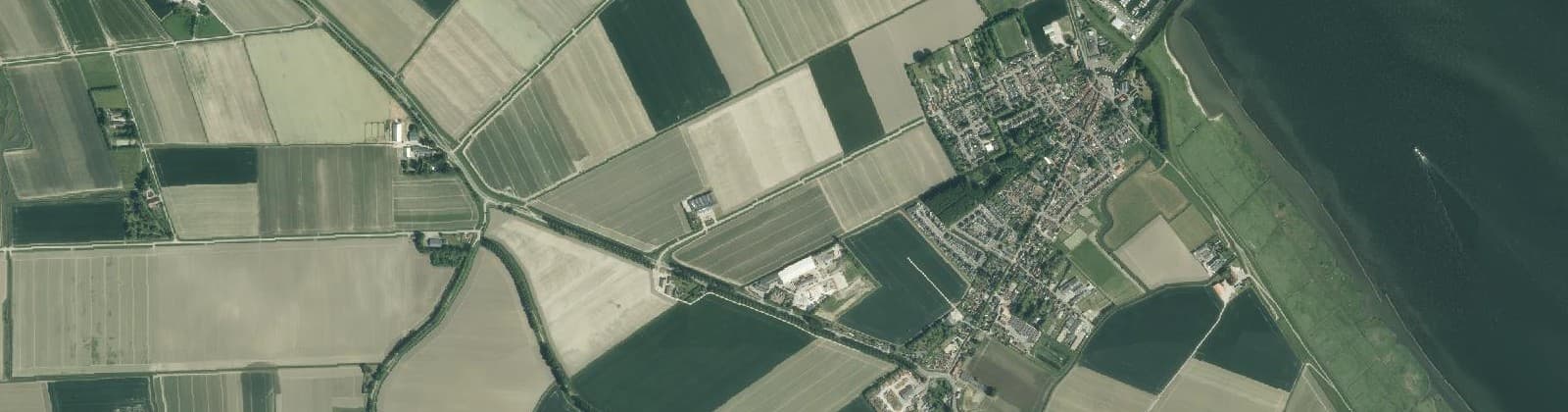 Luchtfoto van Stad aan 't Haringvliet buitengebied