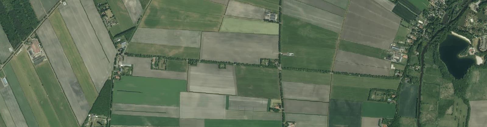 Luchtfoto van Verspreide huizen Hoorn