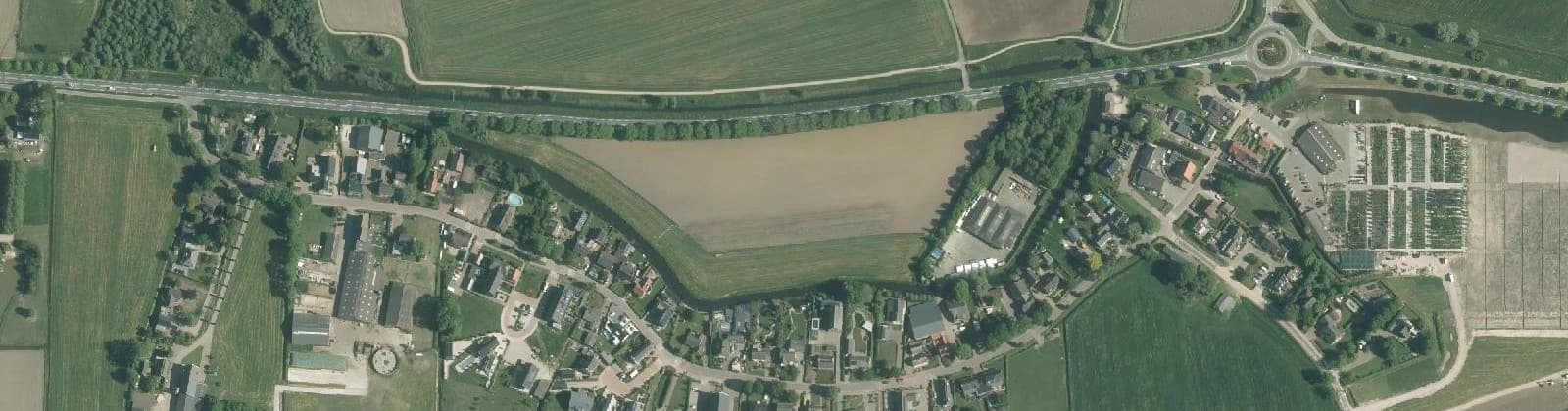 Luchtfoto van Waardhuizen