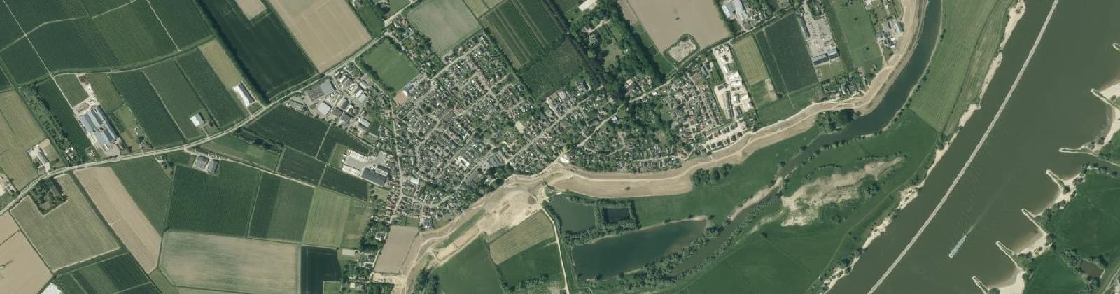 Luchtfoto van Ophemert
