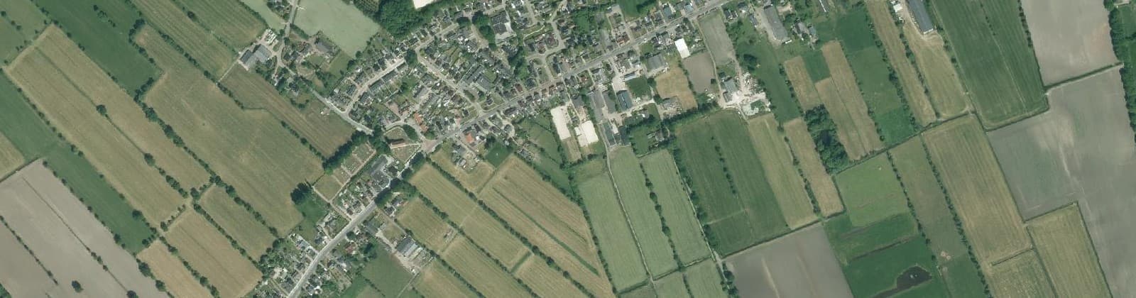 Luchtfoto van Doezum