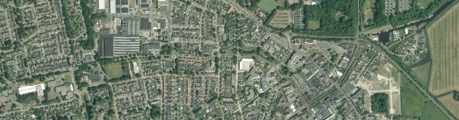 Luchtfoto van Centrum Leek en omgeving