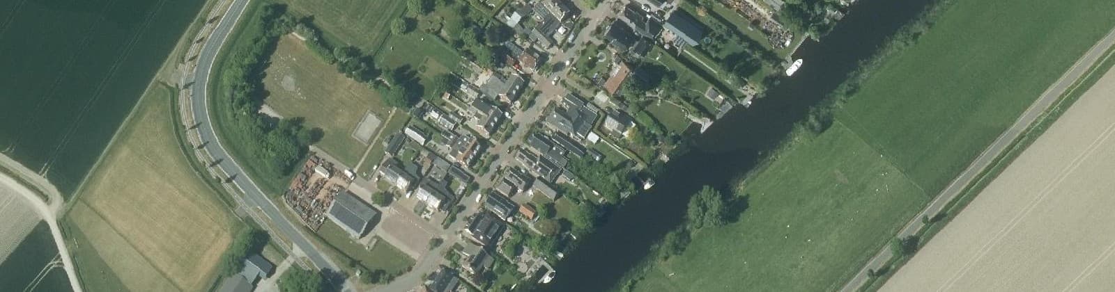 Luchtfoto van Lauwerzijl