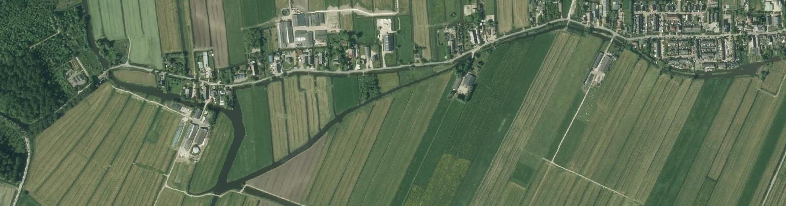Luchtfoto van Lintbebouwing-West