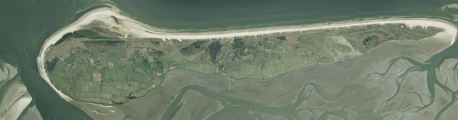 Luchtfoto van Ameland