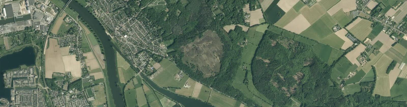 Luchtfoto van Mook en Middelaar