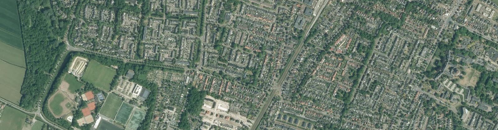 Luchtfoto van Wijk 05 Stationsomgeving