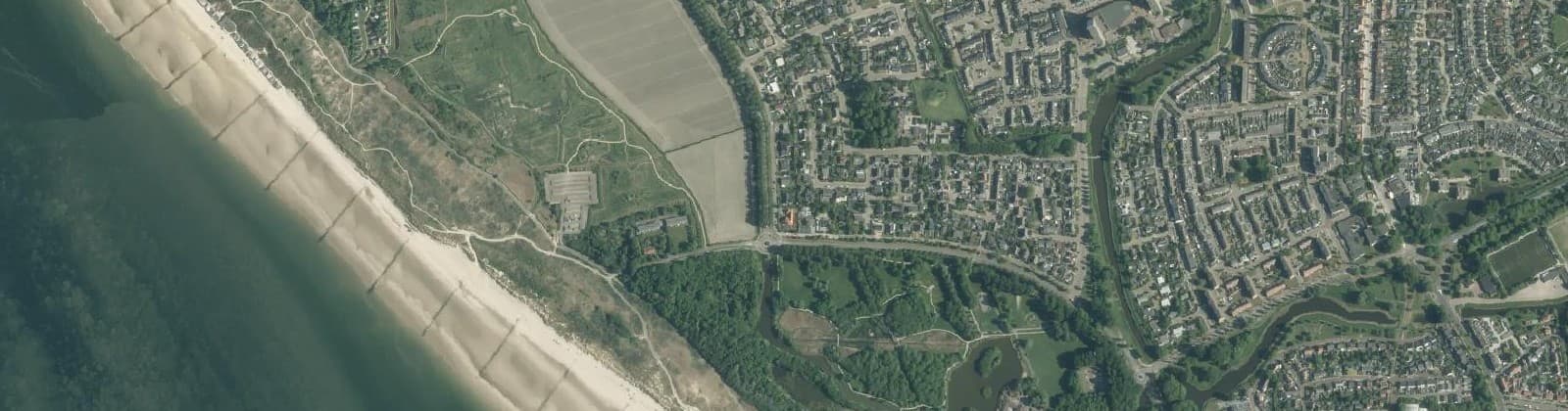 Luchtfoto van Paauwenburg - Westduin