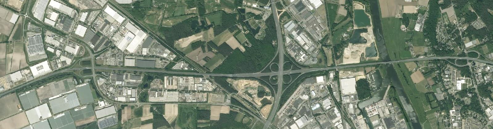 Luchtfoto van Wijk 28 Trade-Port