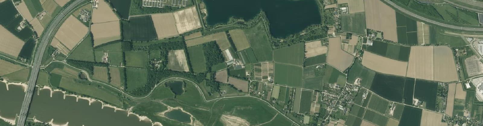Luchtfoto van Slijk-Ewijk