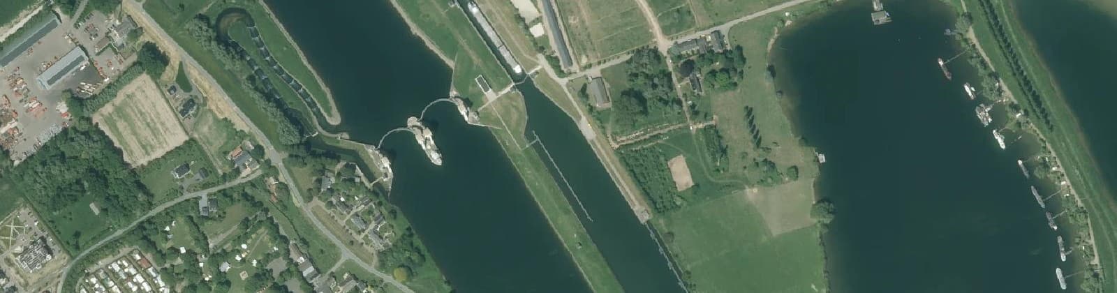 Luchtfoto van Ossenwaard